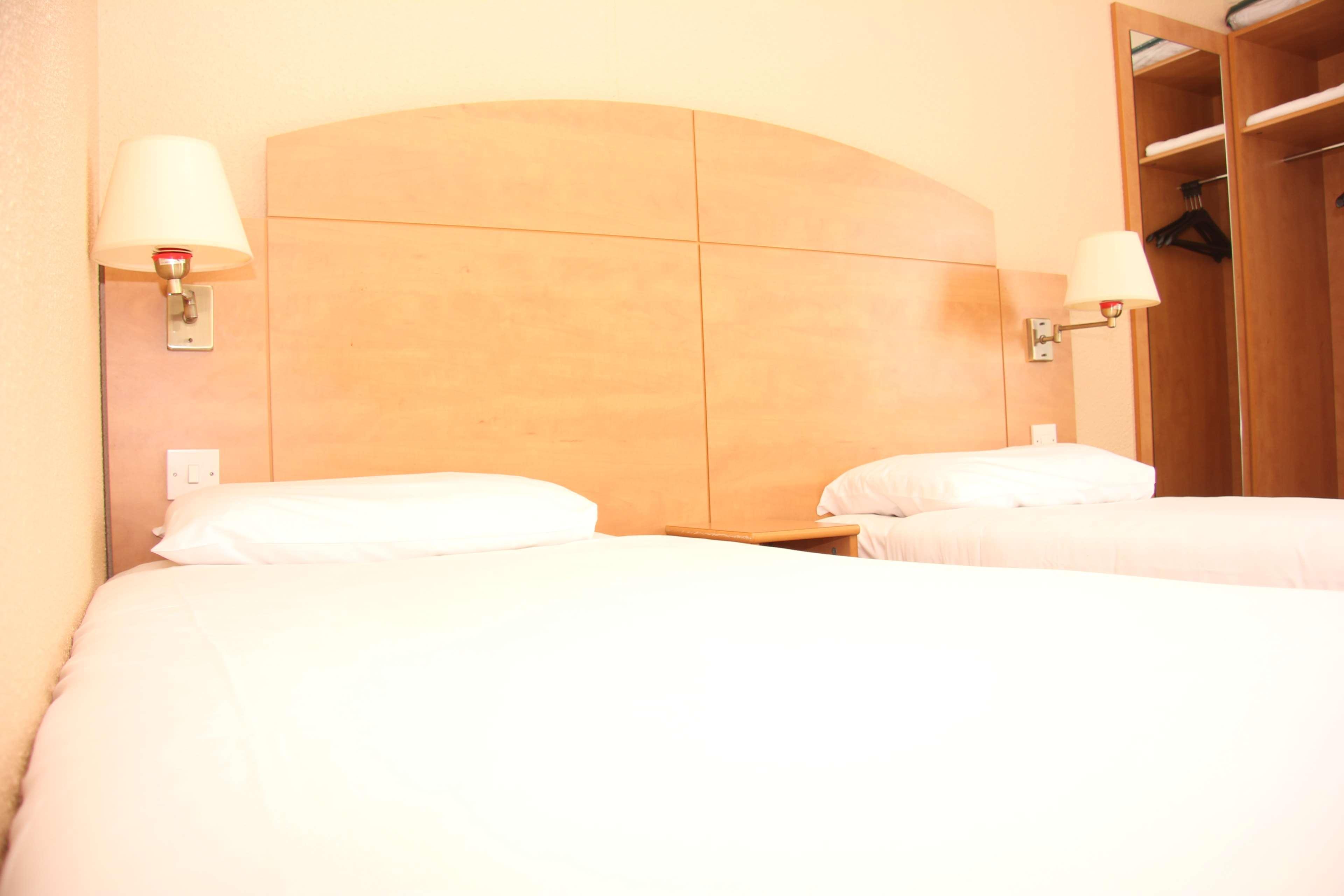 Hotel Campanile Milton Keynes - Fenny Stratford Zewnętrze zdjęcie