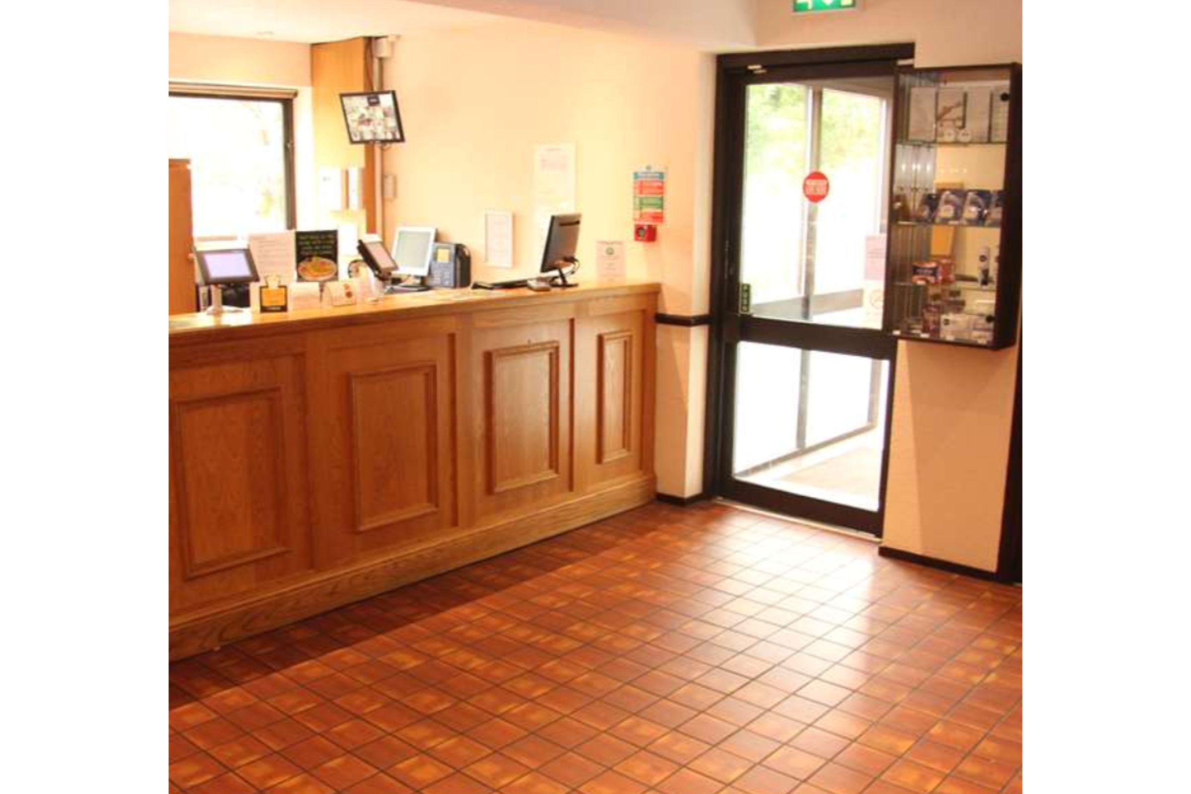 Hotel Campanile Milton Keynes - Fenny Stratford Zewnętrze zdjęcie