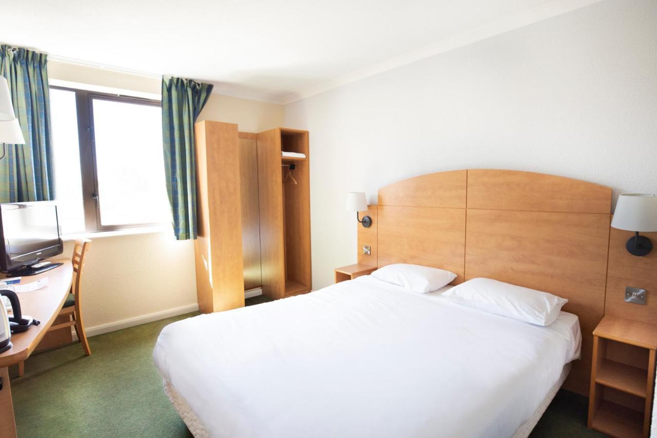 Hotel Campanile Milton Keynes - Fenny Stratford Zewnętrze zdjęcie
