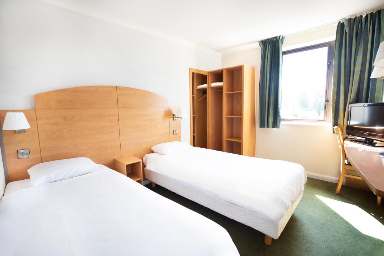 Hotel Campanile Milton Keynes - Fenny Stratford Zewnętrze zdjęcie
